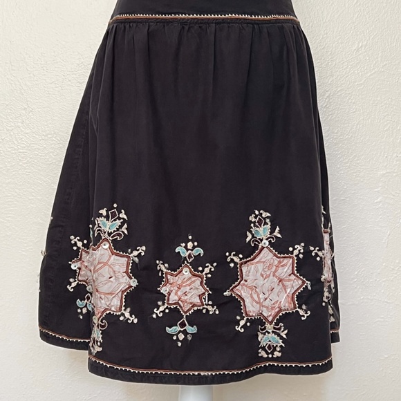 Unique Vintage Zara Cotton Skirt with embroidered design - Picture 2 of 7